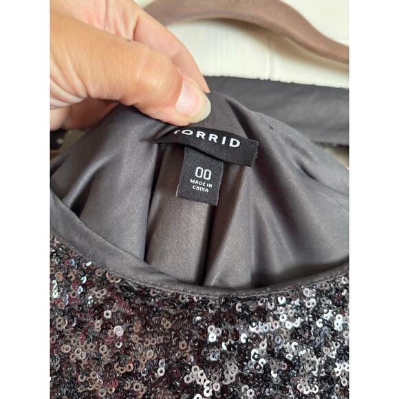 Torrid Women’s Sequin Gray Choker Neckline Shift Dress Size 00 Cocktail Elegant - Picture 5 of 5